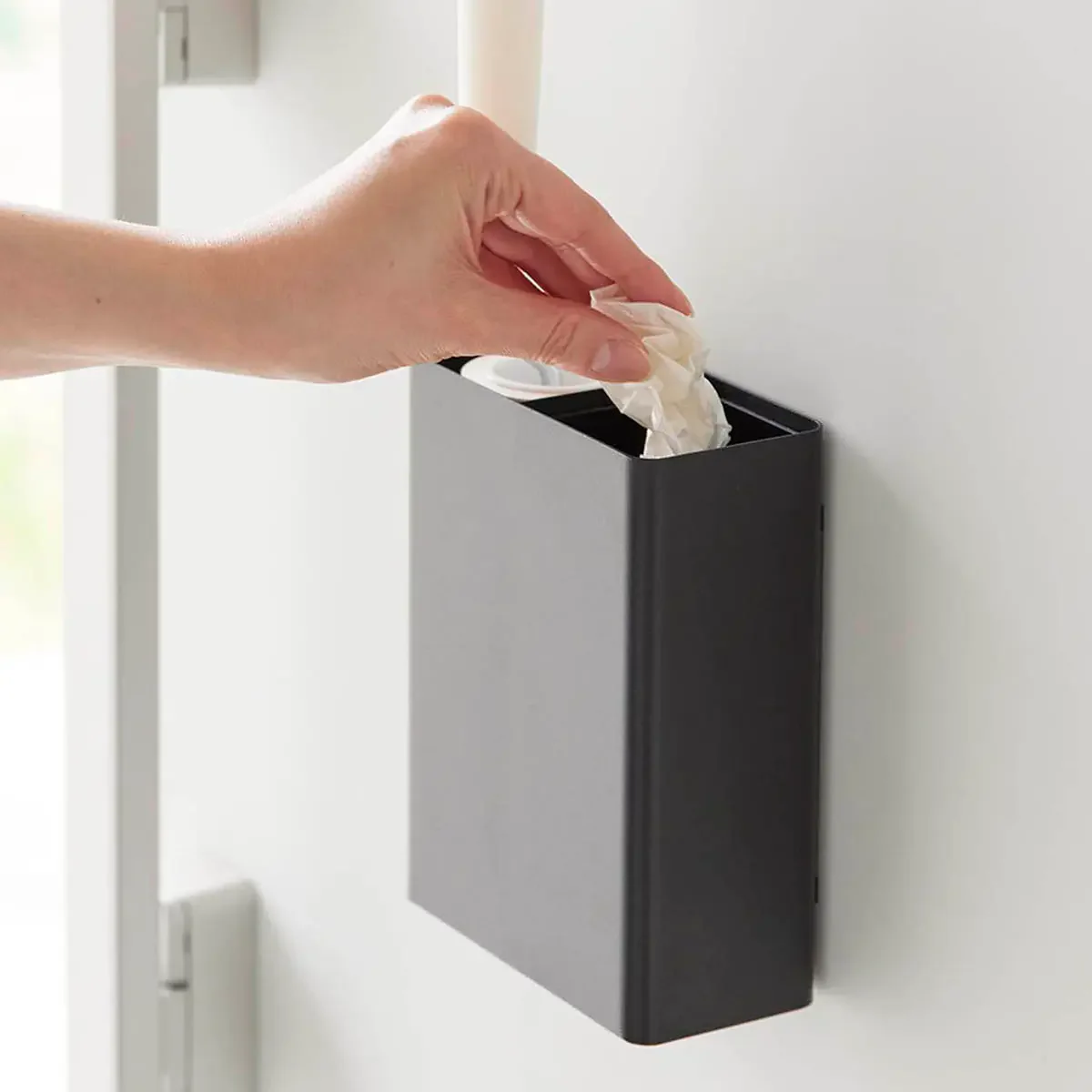 山崎実業 tower マグネット粘着クリーナースタンド収納&ダストボックス タワー - 画像 (7)